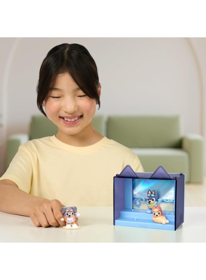 Bluey Fuzzies Episode Pack The Beach – 3 Flocked Mini Figures (1 Exclusive), Display Case, Foil Card & Collector Guide | 50+ to Collect - Image 4