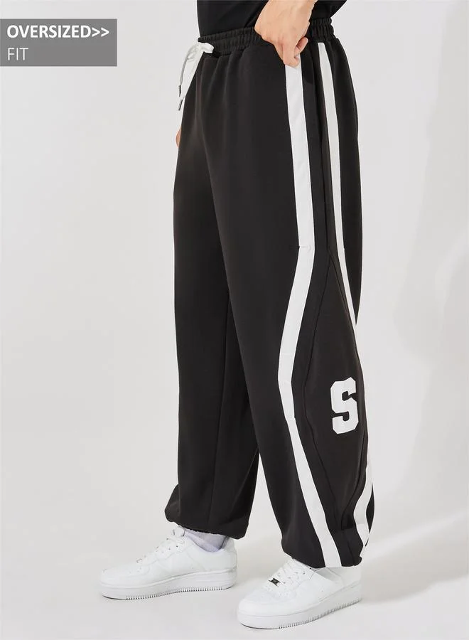 ستايلي Premium Scuba Knit Oversized Joggers with Cut & Sew Contrast Tape