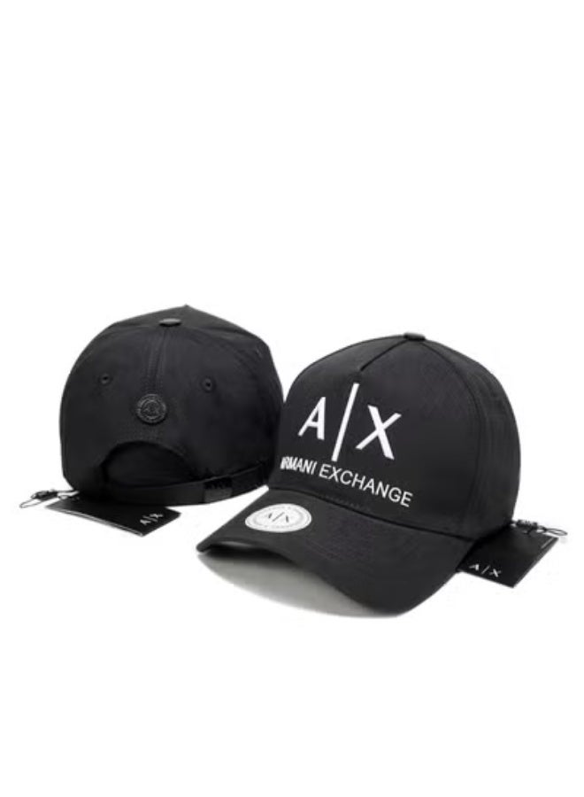 قبعة AX: قاعدة سوداء، شعار بارز لافت للنظر