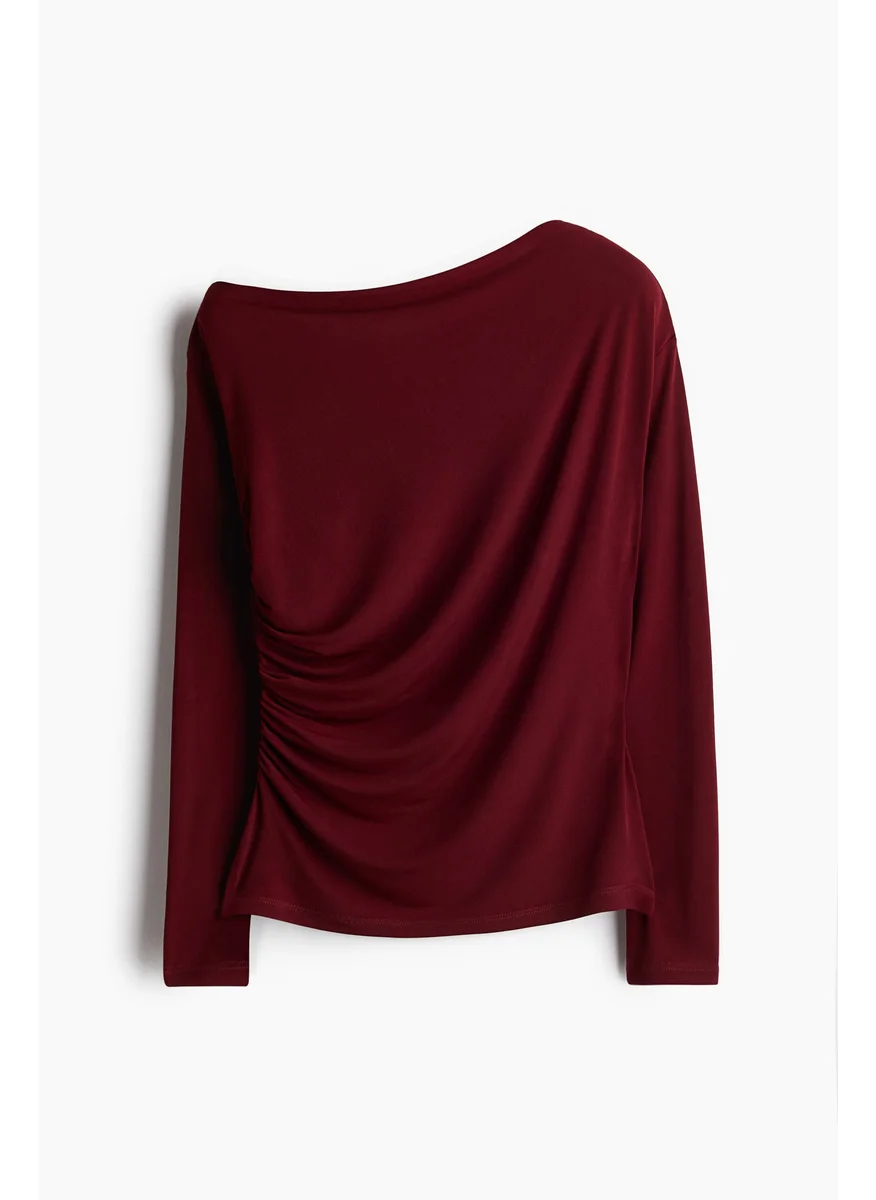 اتش اند ام Asymmetric Top