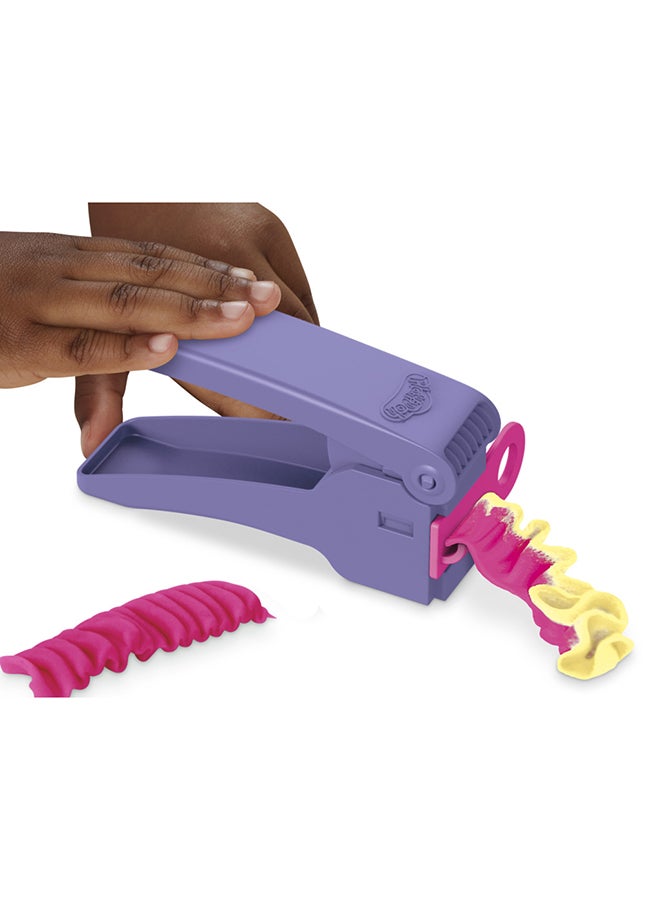 Play-Doh مجموعة باربي بلاي دو مع الكشكش والأقواس، اصنع ملابس الدمى مع مركب النمذجة و9 إكسسوارات أزياء، فنون وحرف للبنات والأولاد 5+ - Image 4