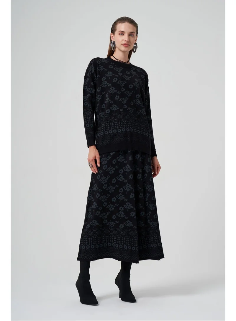MissWhence Flower Patterned Knit Sweater and Skirt Set - Black