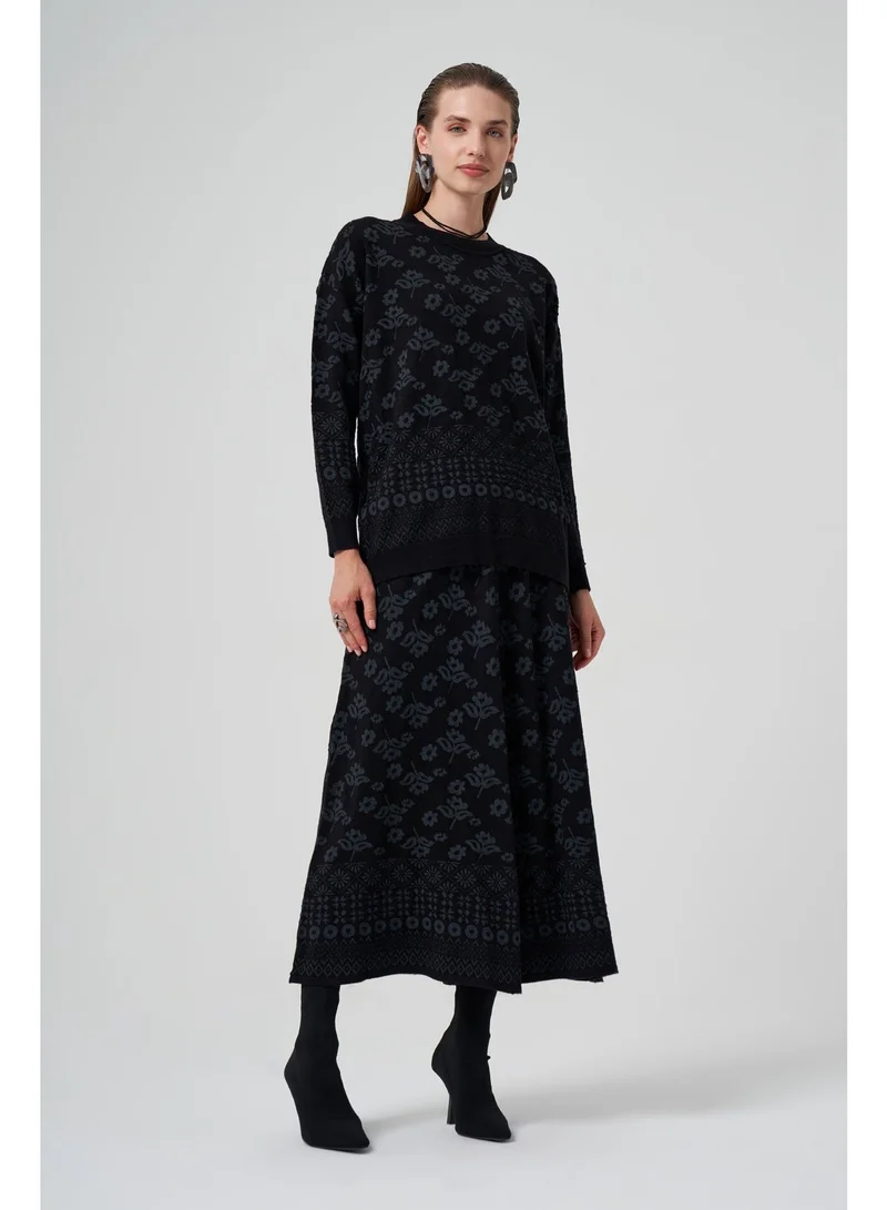 MissWhence Flower Patterned Knit Sweater and Skirt Set - Black