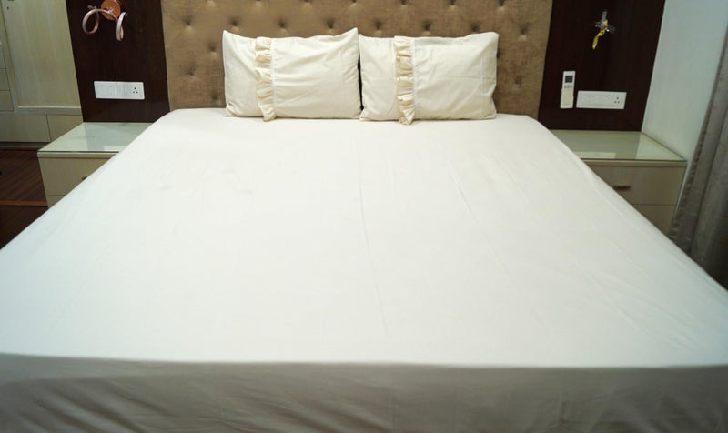 Vissage Natural Greige Color King Bedsheet with 2 Stylish Pillow Covers - 100% Cotton, Ecofriendly - Image 2