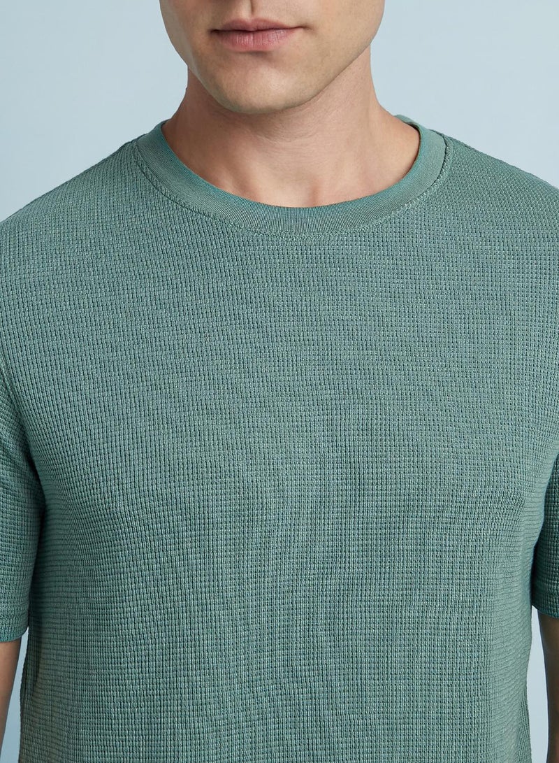 Dennis Lingo Men's Basil Cotton Blend Solid Regular Fit T-Shirt  - Image 5