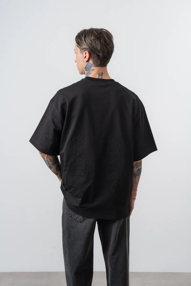 Respire Men's Spiral Embroidery Detail Oversize T-Shirt Black