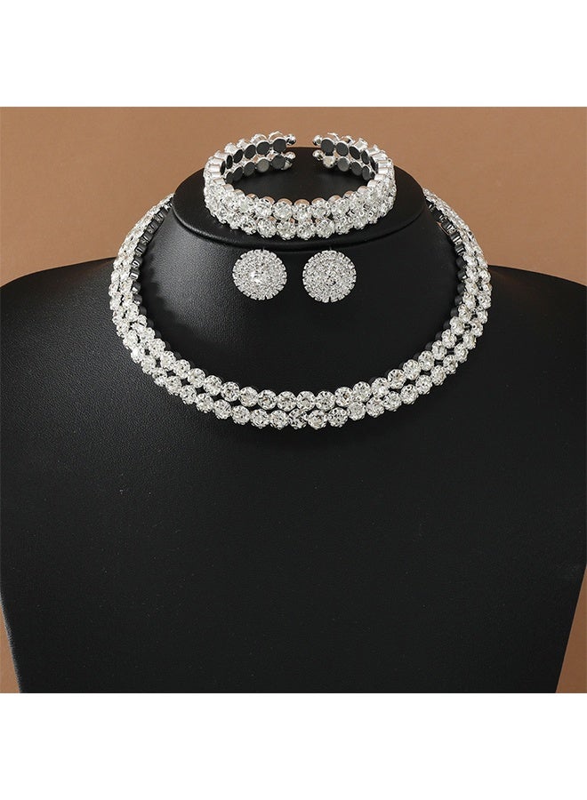 مجموعة مجوهرات تتكون من 3 قطع: سوار، أقراط، و قلادة مزينة بالكريستال، قلادة رقبة مزدوجة الصف بفصوص دائرية للزفاف، وإكسسوارات لفستان المساء، مثالية لحبيبتك أو زوجتك أو والدتك أو وصيفات الشرف لحفل الزفاف. - Image 2