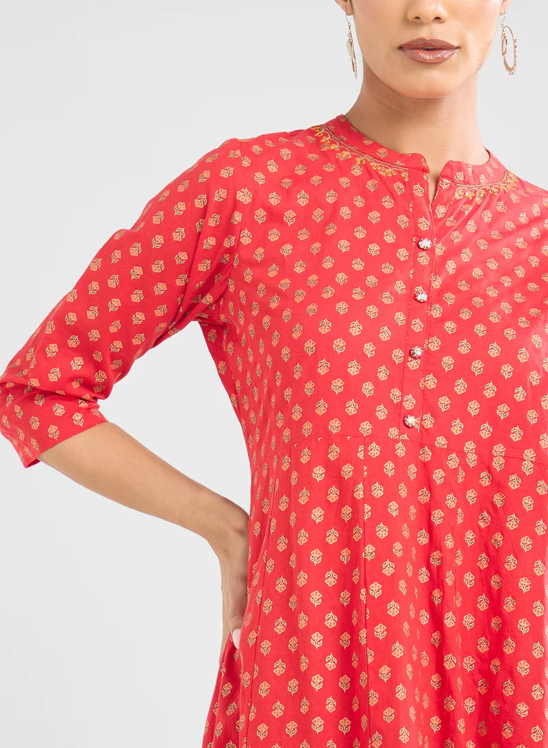 ارابيان كلوزيت Embroidered Button Neck Jalabiya