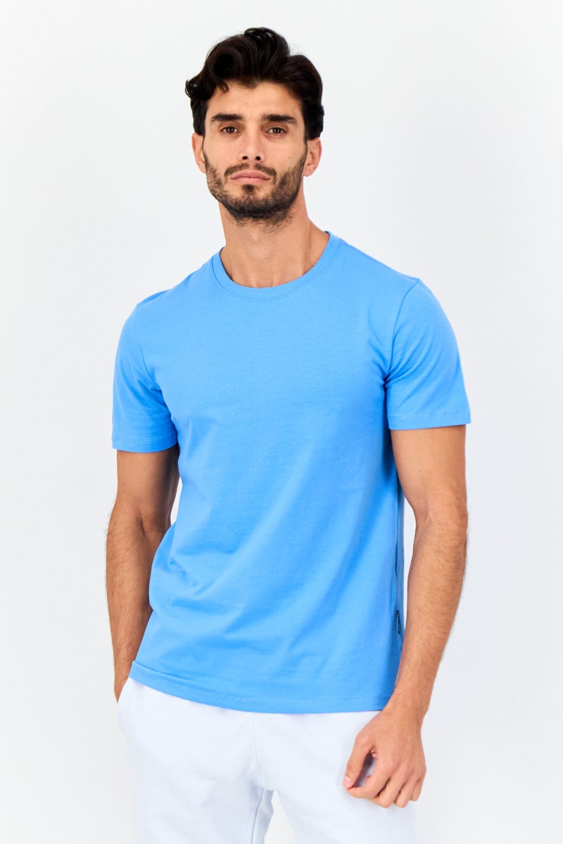 VINCE CAMUTO تي شيرت رجالي بأكمام قصيرة و ياقة دائرية، لون أزرق فاتح - Image 1