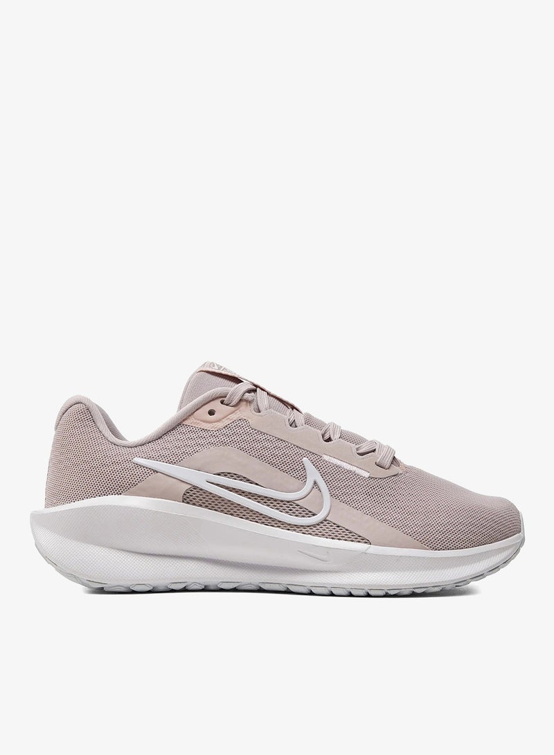 Nike Downshifter 13 - Image 1