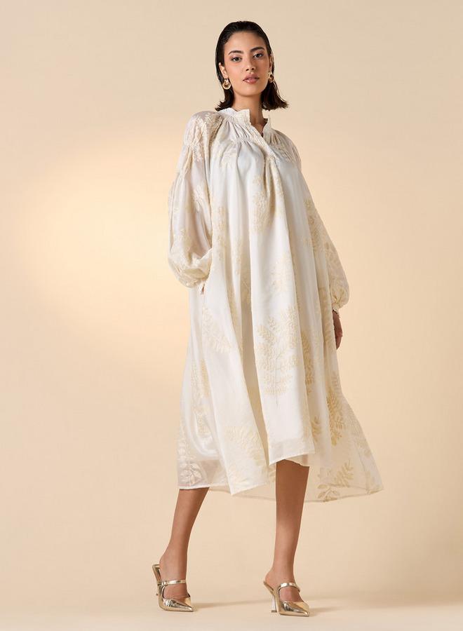 ايكونيك فستان ميدي إيه لاين بياقة ماندرين وتطريز أوراق شجر من آيكونيك - Image 2