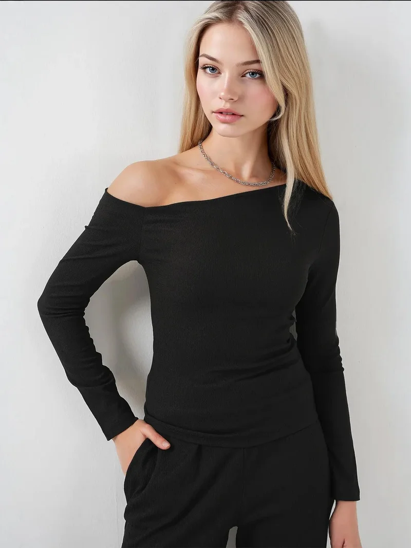 بيغ دارت طقم طويل من بدارت بنقوش بارزة وياقة قارب