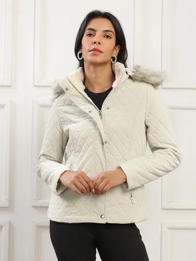 globus Globus Women Cream Mock Neck Winter Wear Insulator Puffer Jacket With Detachable Faux Fur Hood