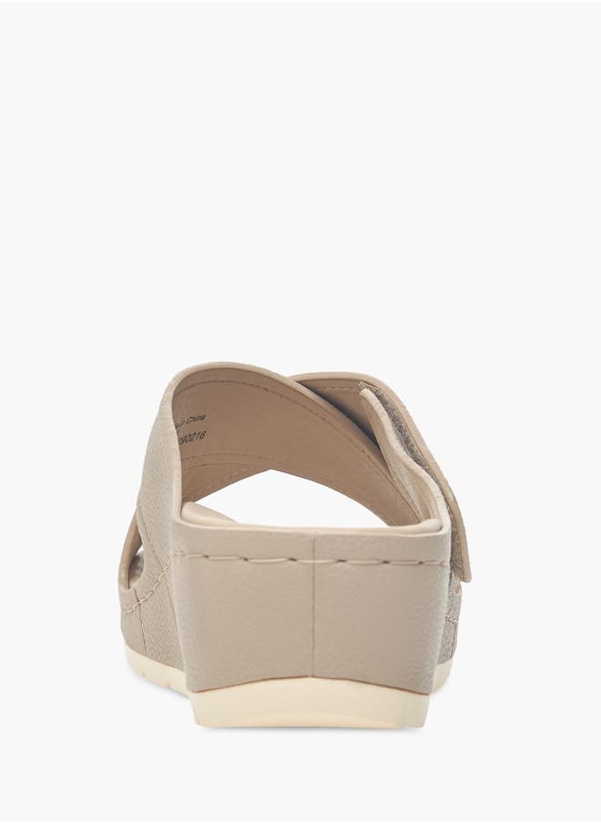 Le Confort Women Textured Slip-On Cross Strap Sandals  - Image 5