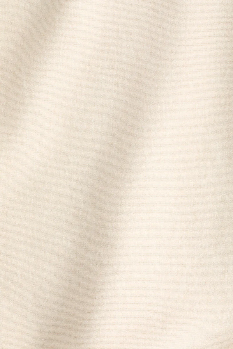 اتش اند ام كنزة محبوكة بياقة على شكل حرف