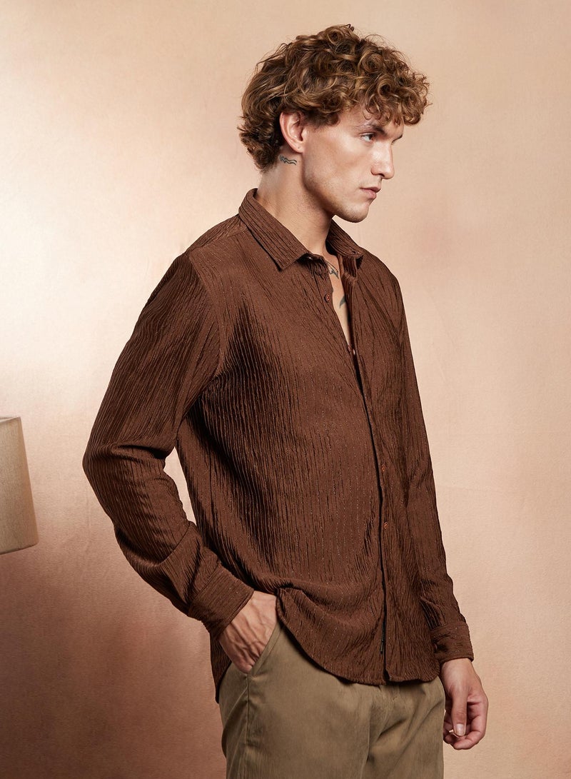 Campus Sutra Campus Sutra Men's Mocha Brown Trough-Crease Shirt For Casual Wear | Spread Collar | Long Cuffed Sleeves | Button Closure | Shirt Crafted With Comfort Fit For Everyday Wear  - Image 3