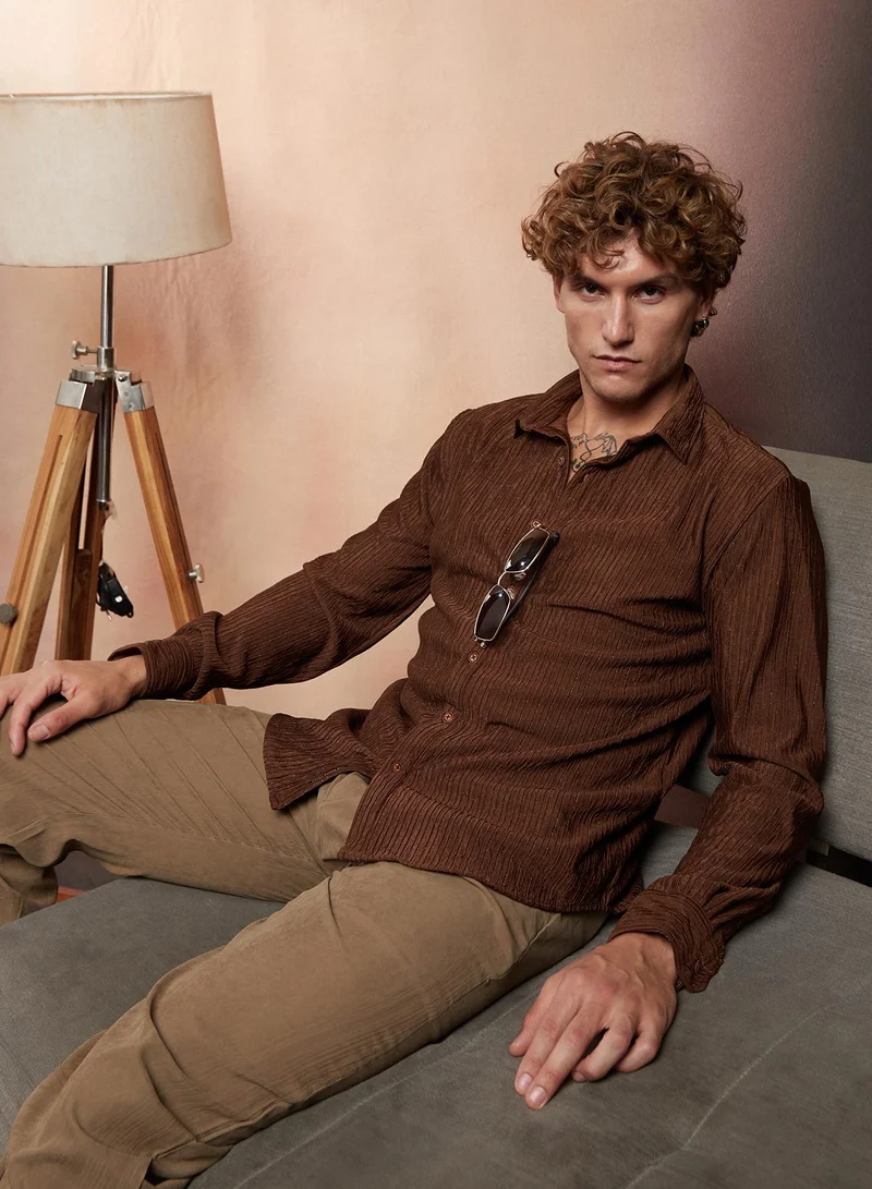 كامبوس سوترا Campus Sutra Men's Mocha Brown Trough-Crease Shirt For Casual Wear | Spread Collar | Long Cuffed Sleeves | Button Closure | Shirt Crafted With Comfort Fit For Everyday Wear