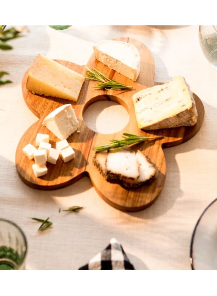 doiy Daisy Wooden Serving Board