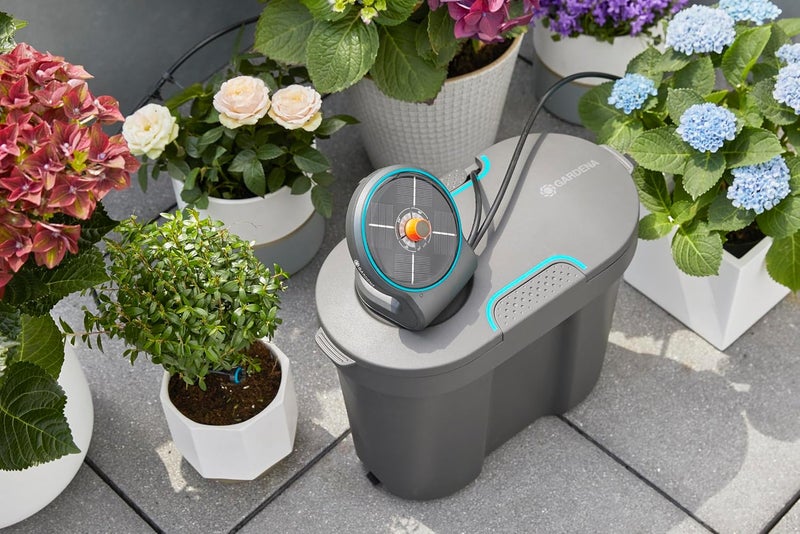 Gardena AquaBloom Solar Watering Set with Water Storage - Image 2