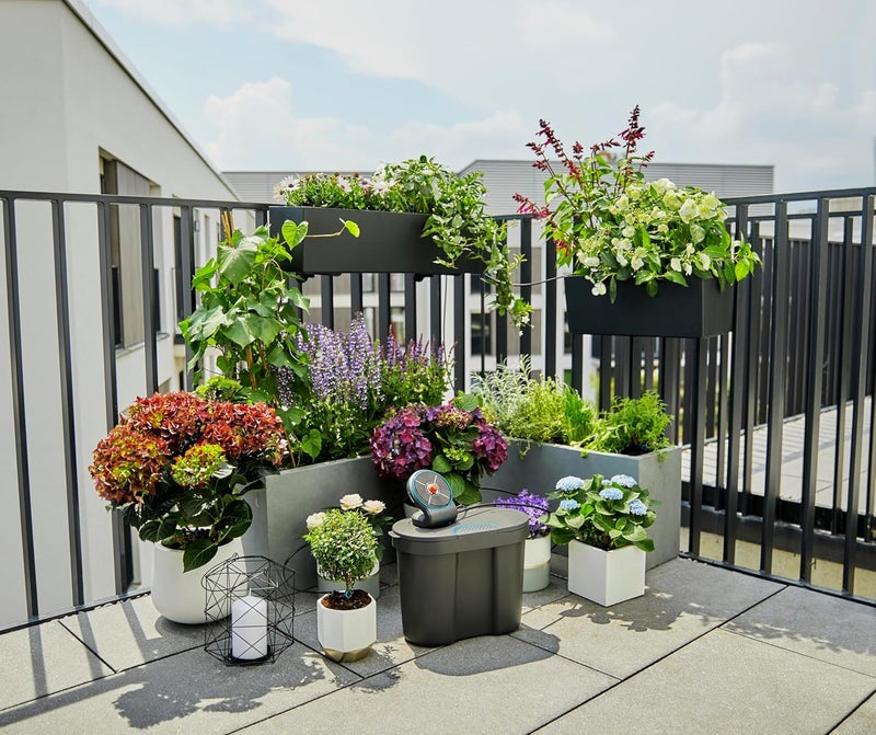 Gardena AquaBloom Solar Watering Set with Water Storage - Image 4