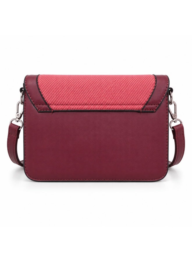 Elegant women's leather shoulder bag with a gold metal clasp - Image 3