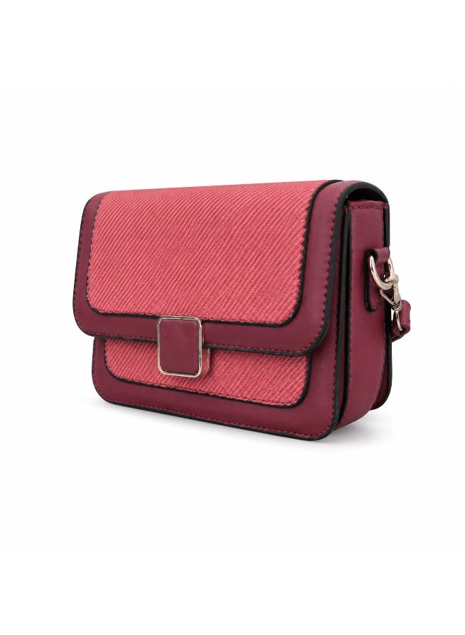 Elegant women's leather shoulder bag with a gold metal clasp - Image 5