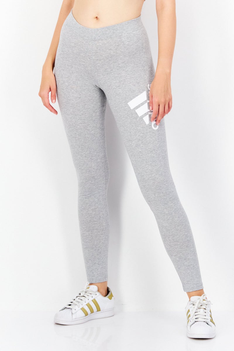 Adidas سراويل رياضية نسائية للياقة البدنية، رمادي مائل إلى البياض - Image 1