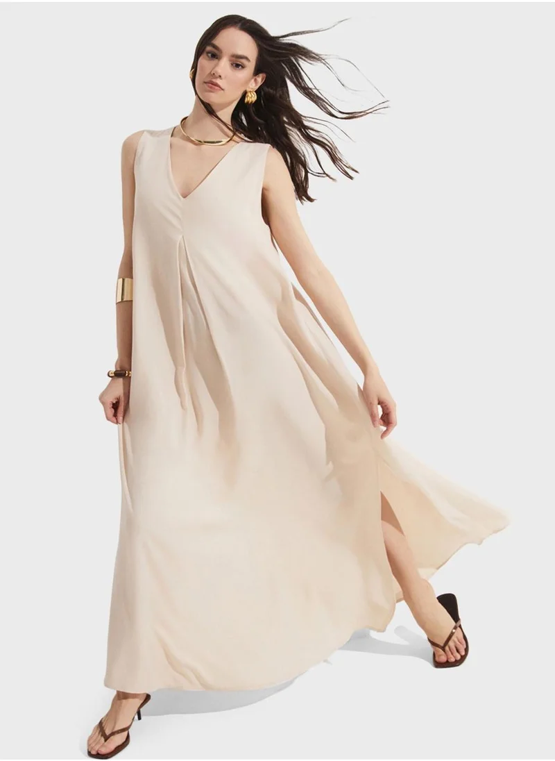 JUNE Sleeveless V-Neck Dress