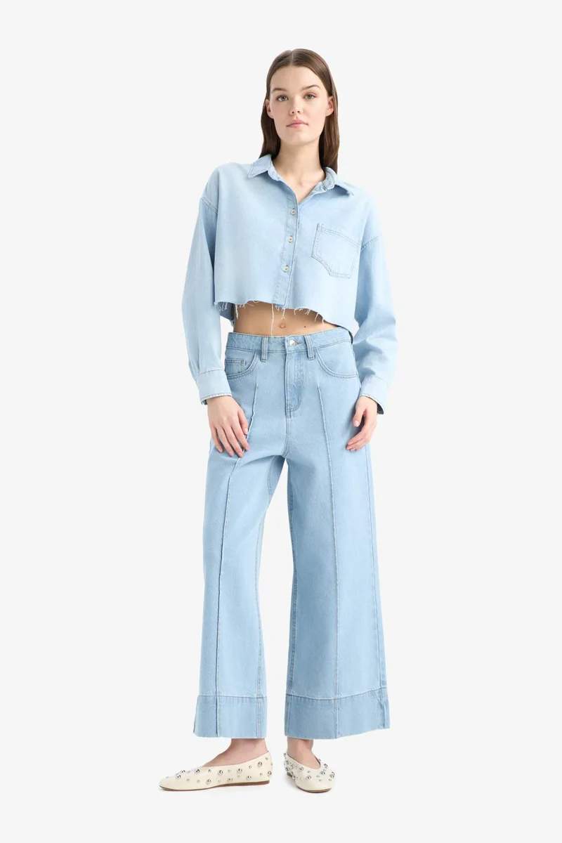 ديفاكتو Cropped Fit Cut-Off Soft Denim Shirt