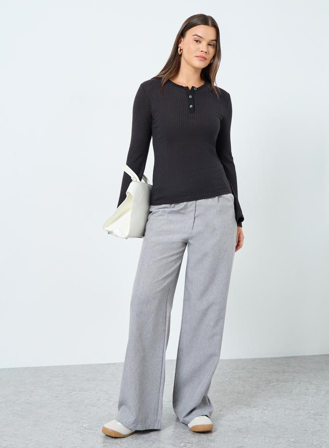 Styli Black Textured Knit Henley Neck Fitted T-Shirt - Image 2