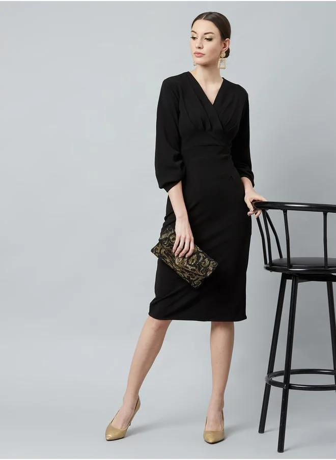 أثينا Solid V Neck Sheath Knee Length Dress by Styli