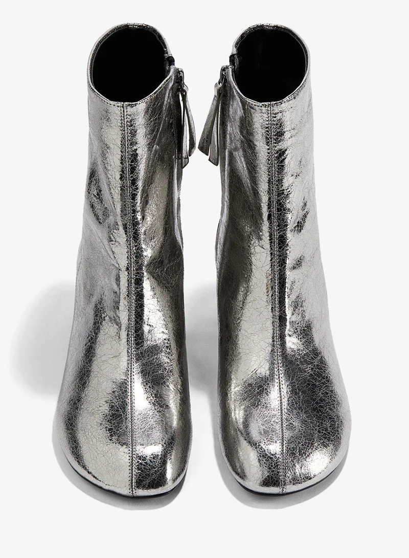 اتش اند ام بووت بطول الكاحل