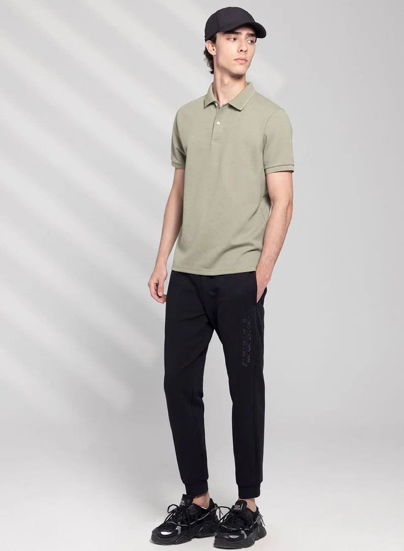 GIORDANO Men's Slim Tapered Fit Jogger Pants