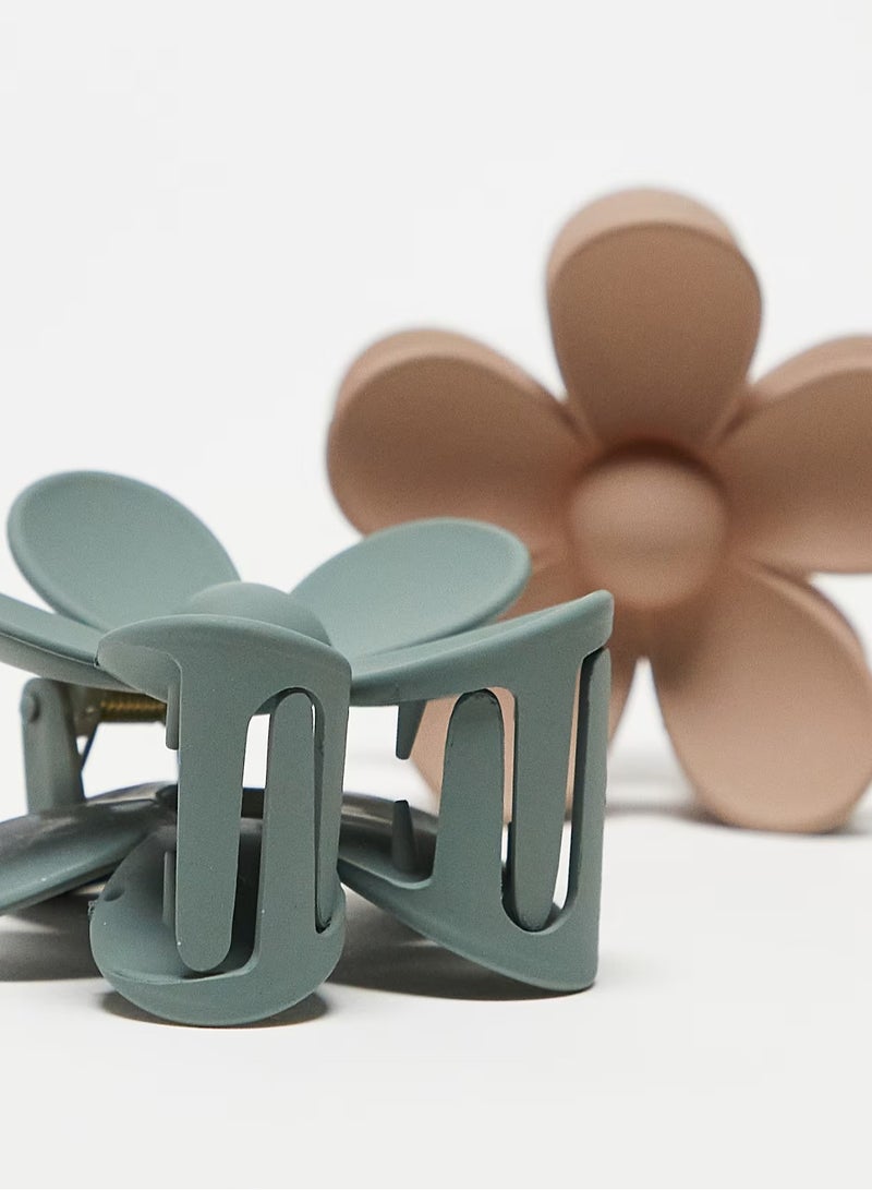 Beautify Pieces flower 2-pack hair claw clip in neutral and sage - Image 3