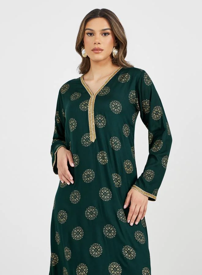 Styli Styli All-Over Print Lace Detail V-Neck A-Line Jalabyia