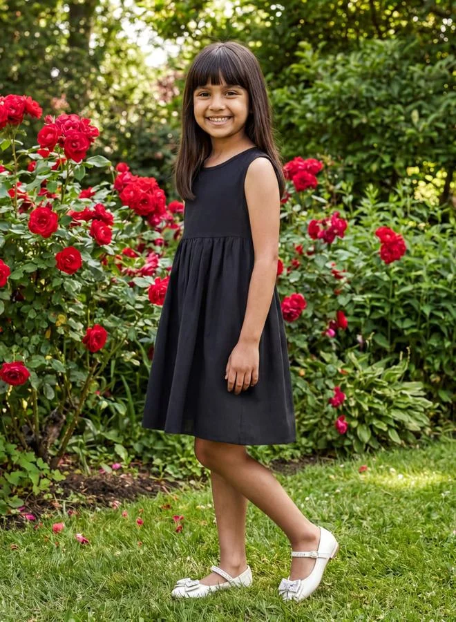 جلو باص Girls Black Round Neck Sleeveless Solid Gathered Detail Fit & Flare Mini Party Dress