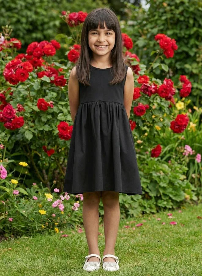 جلو باص Girls Black Round Neck Sleeveless Solid Gathered Detail Fit & Flare Mini Party Dress