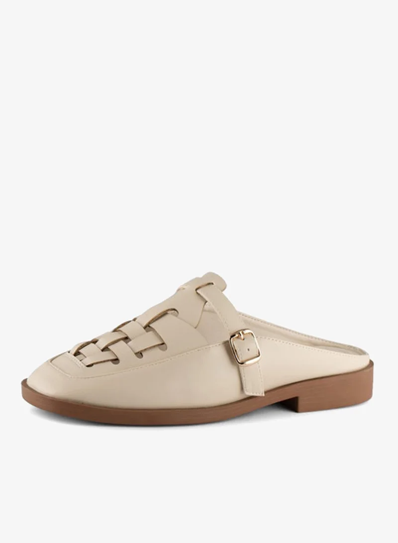 فينتشي صنادل نسائية مسطحة