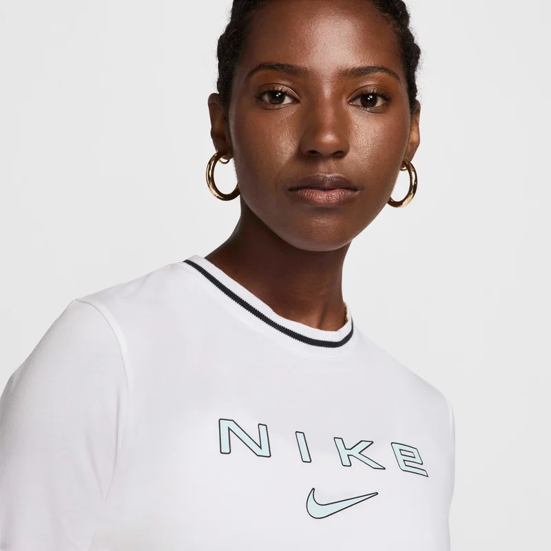 Nike Women's Sportswear Chill Long-Sleeve Cropped Graphic Tee