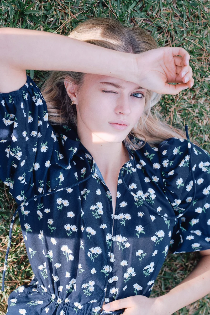 اتش اند ام بلوزة قطنية بأكمام منفوخة