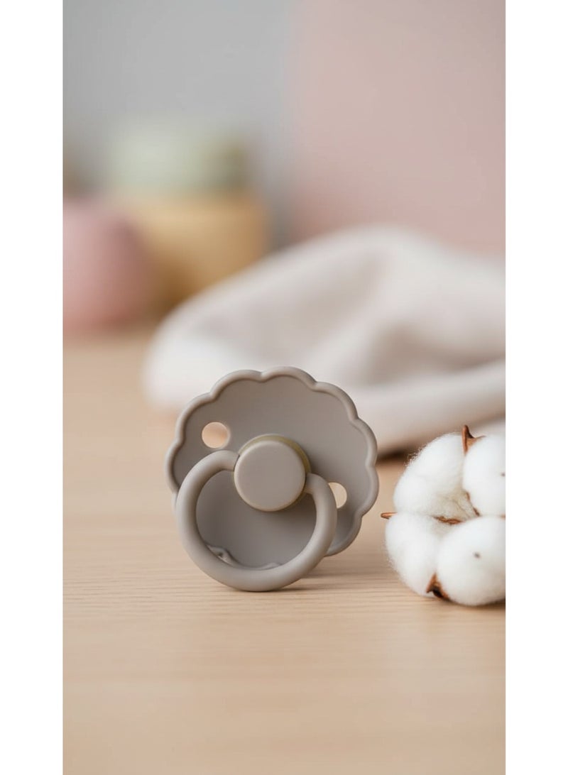 FRIGG Natural Latex Baby Pacifier | Size 1 (0–6 Months) | BPA-Free, Orthodontic Soother | Designed & Made in Denmark - Image 4
