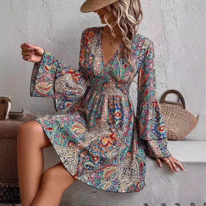 Elegant Women's Floral Print V-Neck Bell Sleeve Dress - Image 3