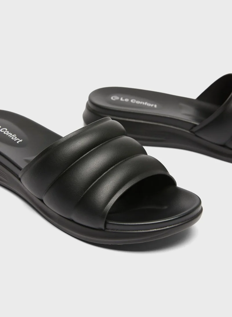 Le Confort Open Toe Flat Sandals