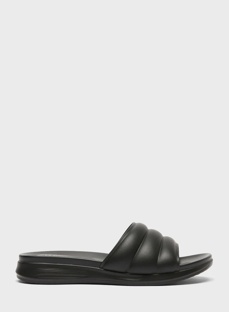 Le Confort Open Toe Flat Sandals