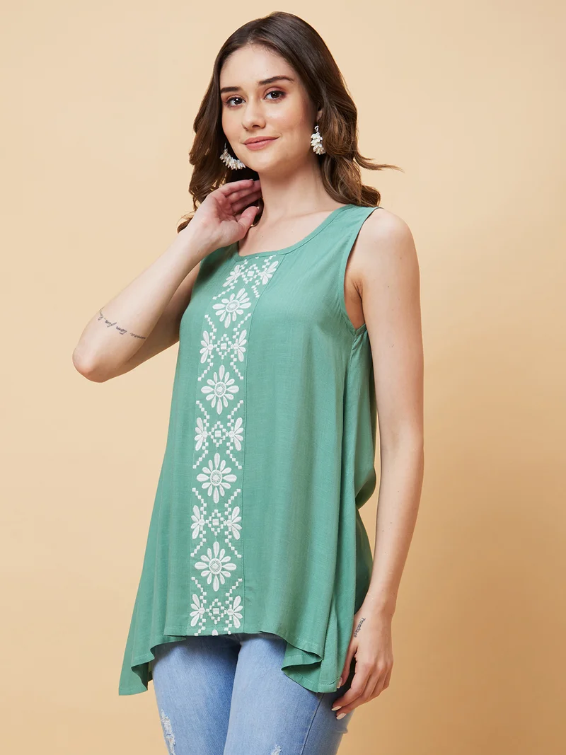 globus Women Embroidered Sleeveless Tunic