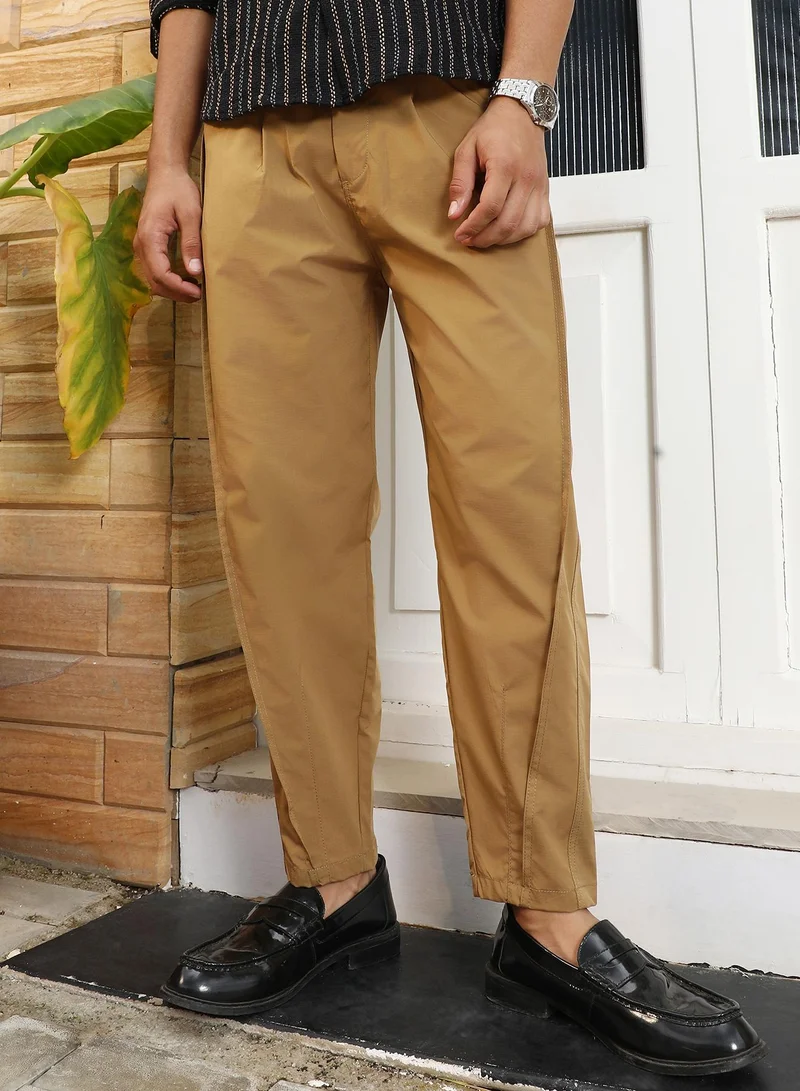 Campus Sutra Campus Sutra Men's Mustard Brown Pleated-Tapered Trousers | Mid-Rise , Straight Hem , Button Closure , Tapered-Fit | Solid Textured | Polyester Blend Trouser For Casual Wear