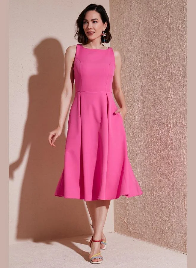 ليلا فستان ميدي بليسيه بجيوب بقصة عادية بياقة دائرية للنساء من ليلا