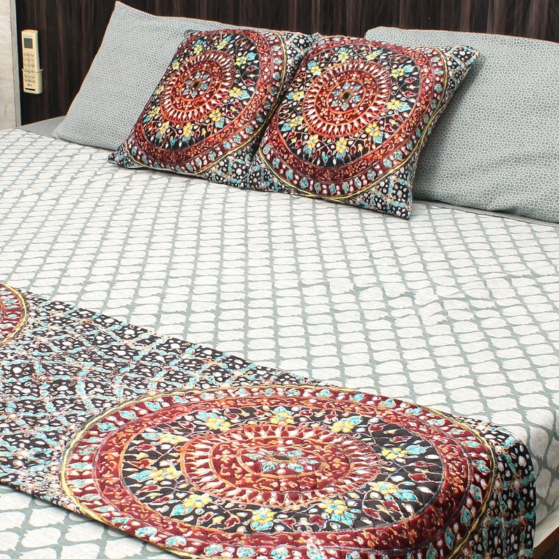 AAZEEM AAZEEM Exclusive Elegant Velvet Bed Runner Scarf Bed Decoration Design Bed Runner with 2 Cushion Covers 16X98 Inches  - Image 2