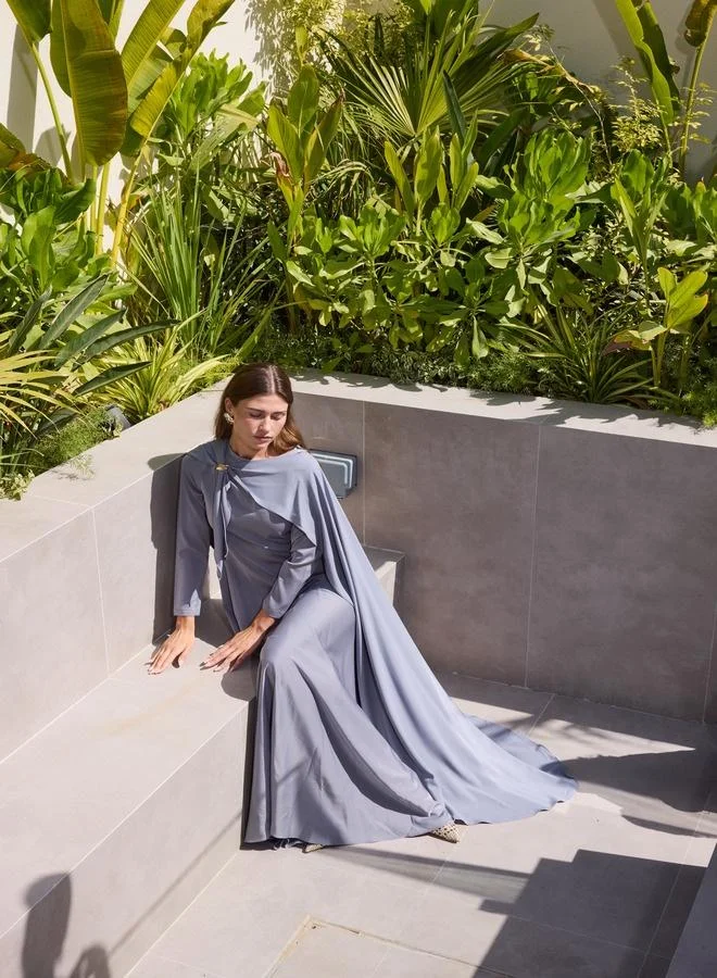 أشيتا فرنانديز Elira Cape Detail Silk Sateen Maxi Dress