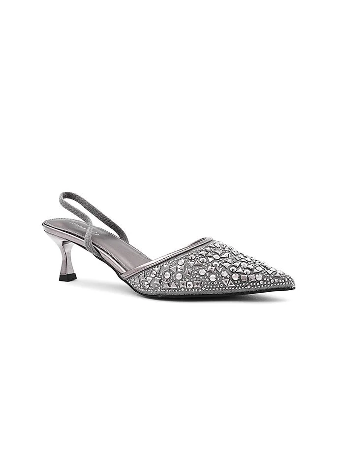 أيقون Classic women's Mary Jane heel Shoes with a secure strap.